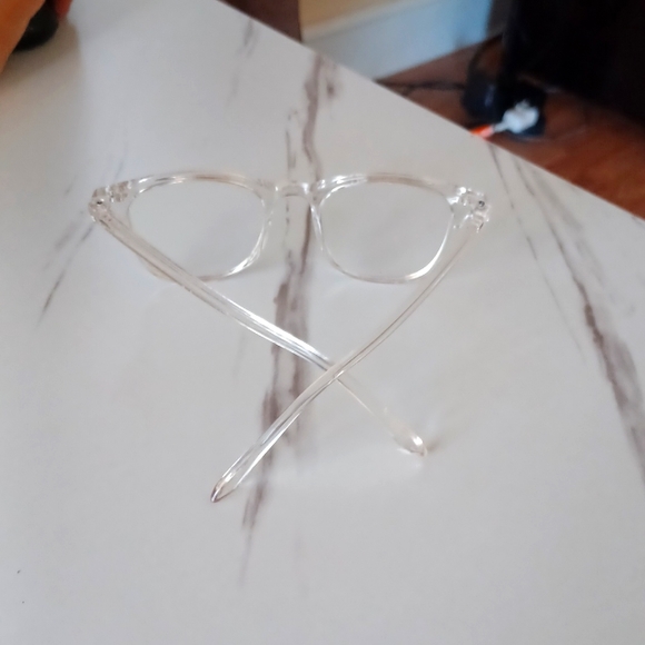 Glasses - Picture 4 of 4